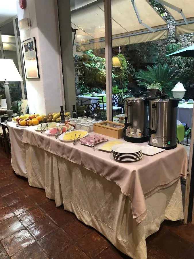 德拉弗昂特佩尔拉达酒店 佩拉达 酒店